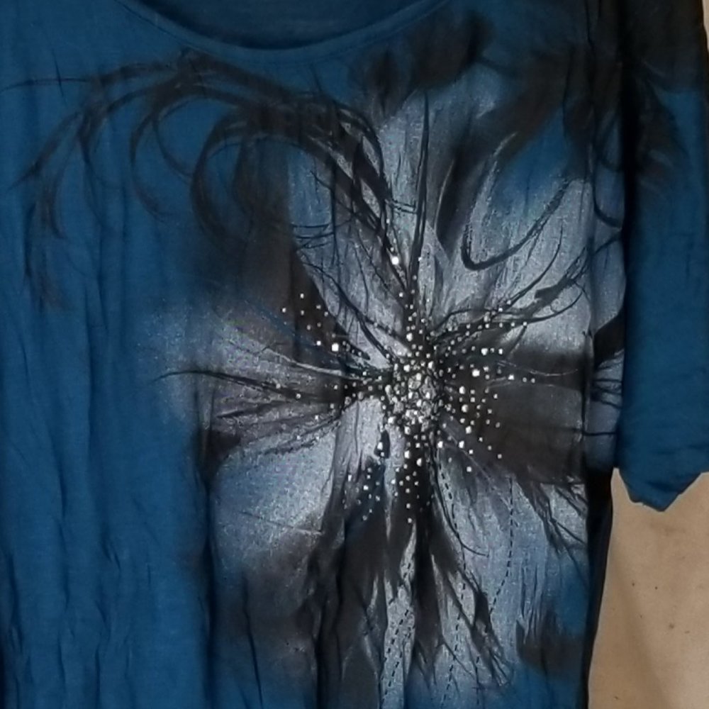 Agenda Blue Lightweight Blouse 1/2 Sleeve Floral design w/Sparkling Beads – Sm - Picture 2 of 6